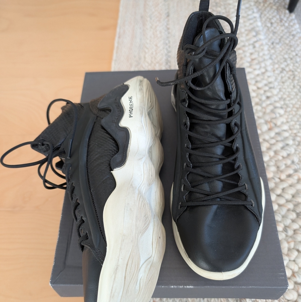 Ecco Hightop Sneakers - Picture 4 of 8